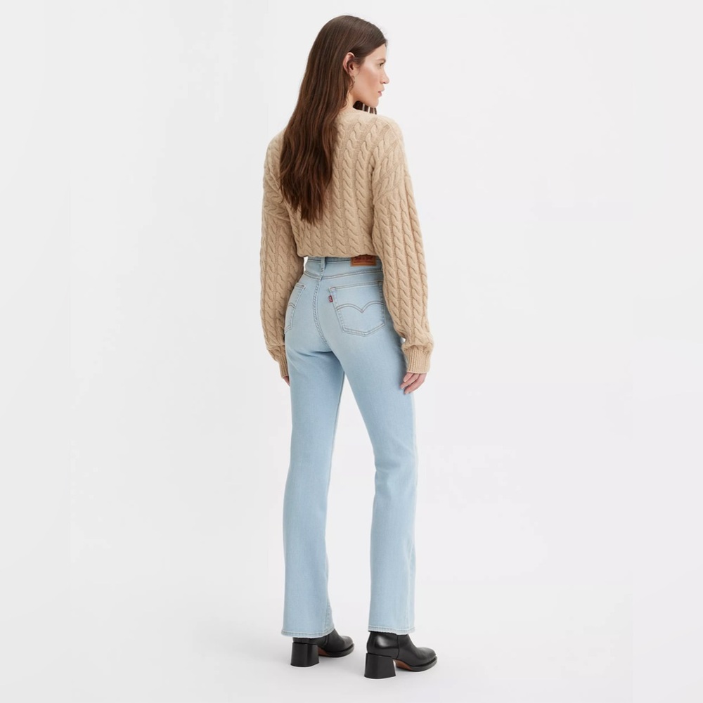 Levi’s 725 High Rise Bootcut size 31